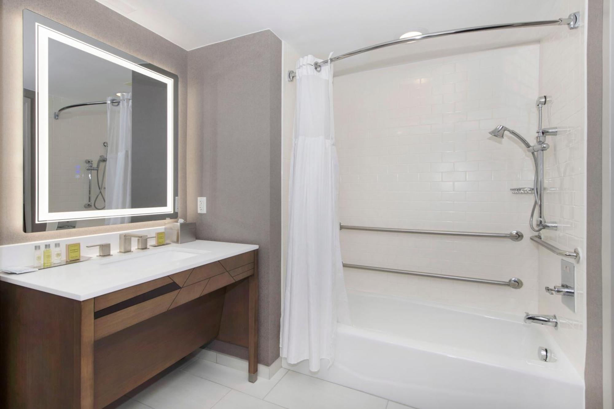 Doubletree By Hilton Raleigh-Cary Ξενοδοχείο Εξωτερικό φωτογραφία