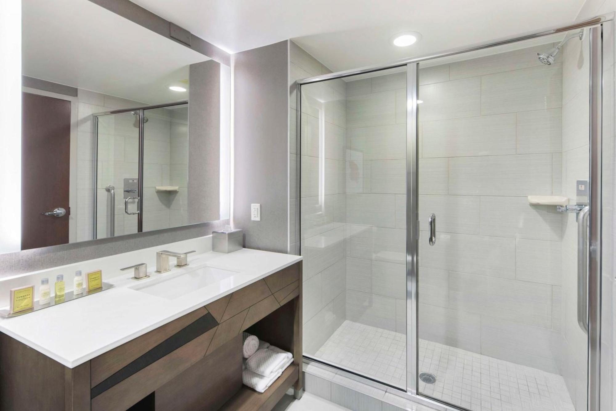 Doubletree By Hilton Raleigh-Cary Ξενοδοχείο Εξωτερικό φωτογραφία